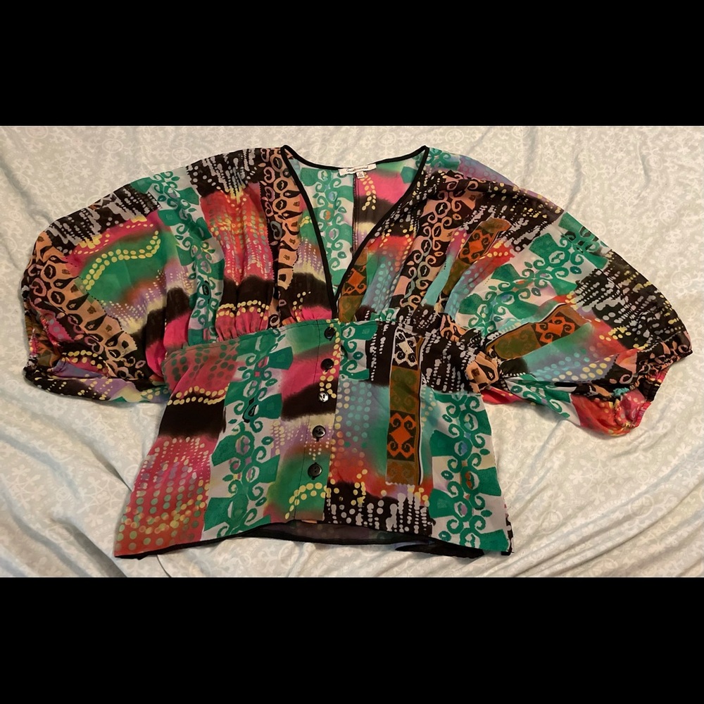 Fitted blouse by Quentessential